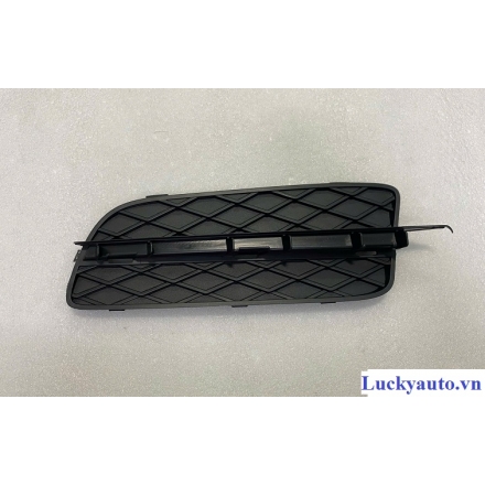 Ốp dưới đèn gầm sương mù bên lái xe BMW X5_ 51 11 7 159 593- 51117159593